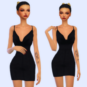 Sims féminin en robe noire, bras tatoués.