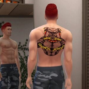 Sims tatoué regardant son reflet dans le miroir.