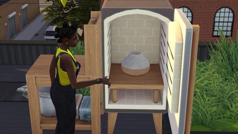 Personnage Sims 4 utilisant un four en plein air.