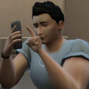 Personnage des Sims 4 prenant une photo avec un téléphone portable