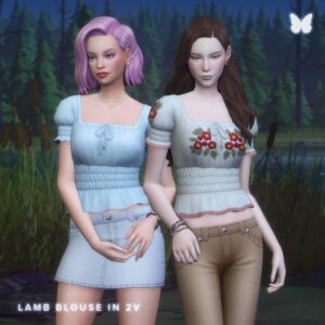 Deux Sims 4 portant des blouses style 'Lamb Blouse' en 2V, une violette et une à fleurs.