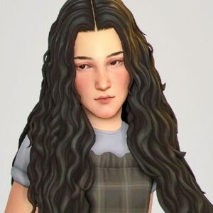 Personnage féminin des Sims 4 aux cheveux longs ondulés