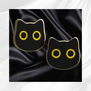 Poches en forme de chats noirs aux yeux jaunes, inspirées du jeu Les Sims 4