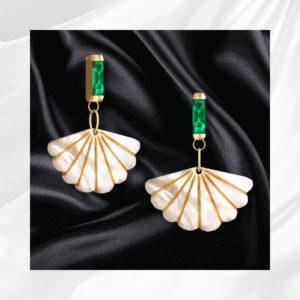 Boucles d’oreilles style coquillage avec pierres vertes, inspirées du jeu *Les Sims 4*