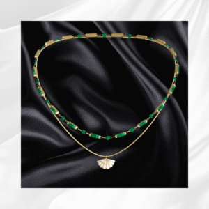 Collier doré vert émeraude avec pendentif coquillage, style Sims 4