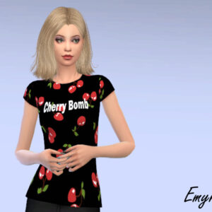 Personnage Sims 4 portant un t-shirt 'Cherry Bomb' à motifs cerises